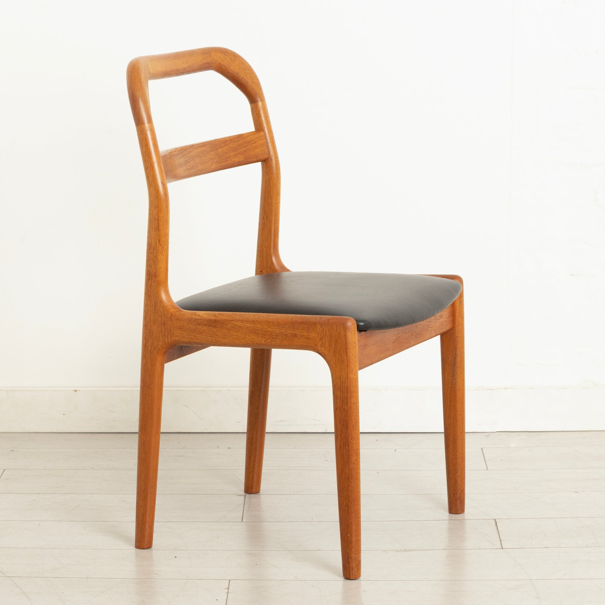 Midcentury Danish Extending Teak Dining Table & Six Chairs by Ansager Mobler c.1965