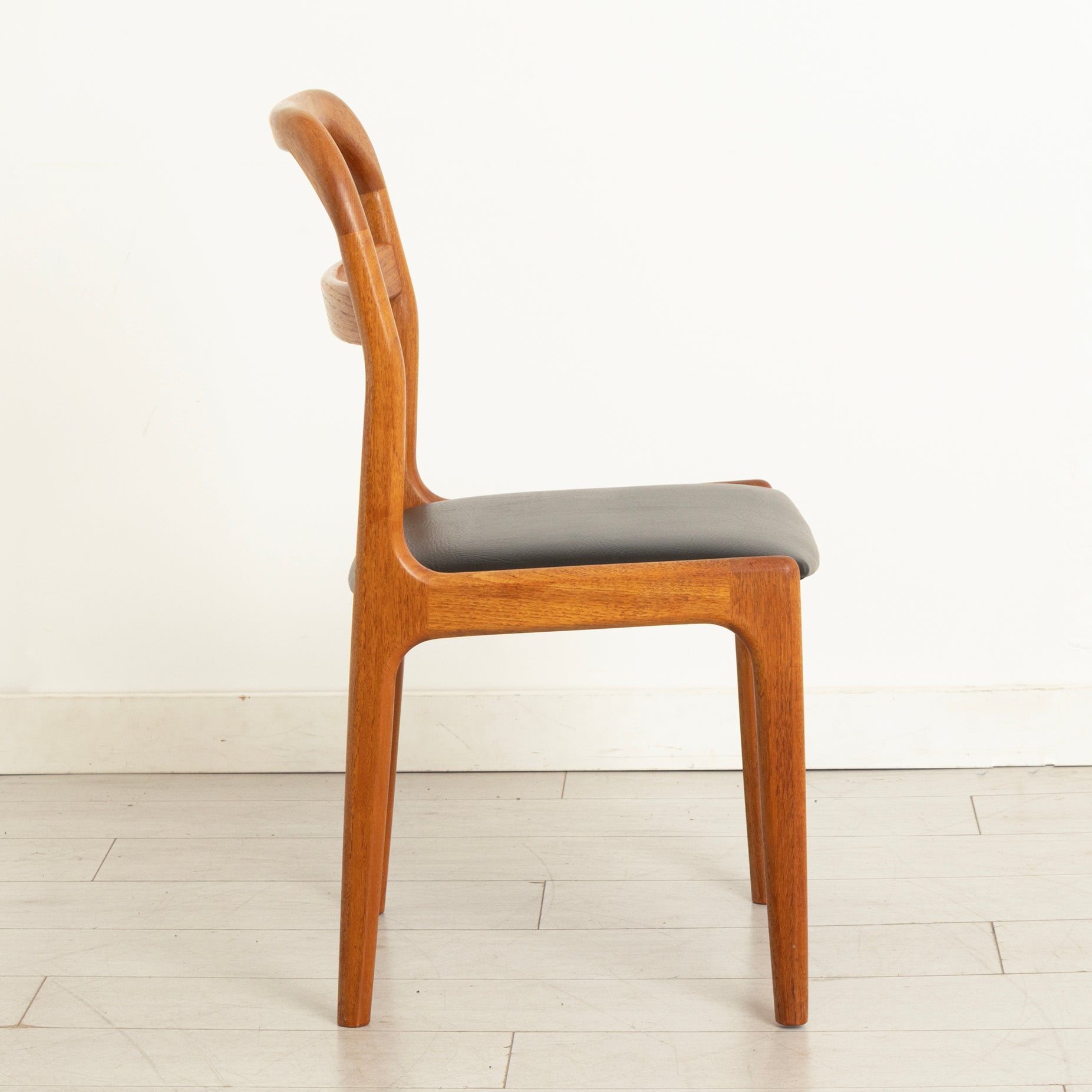 Midcentury Danish Extending Teak Dining Table & Six Chairs by Ansager Mobler c.1965