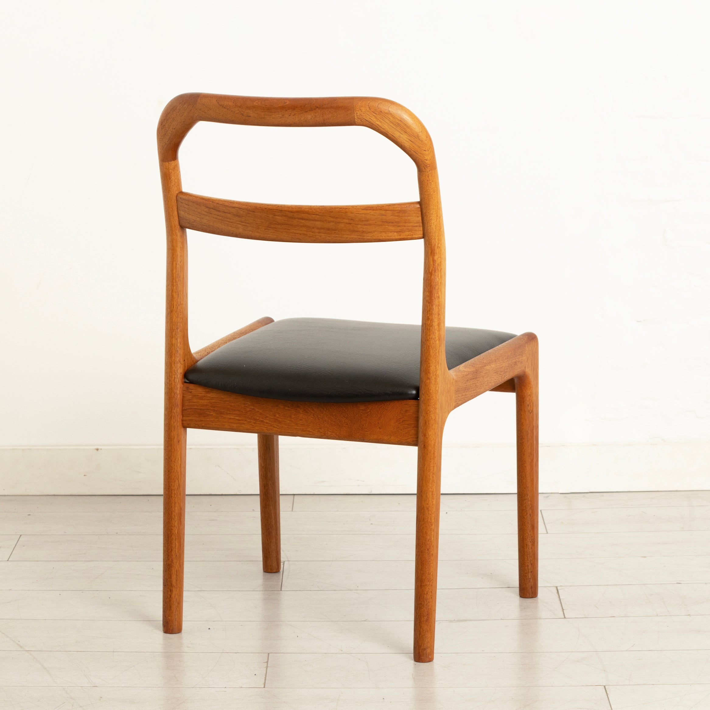 Midcentury Danish Extending Teak Dining Table & Six Chairs by Ansager Mobler c.1965