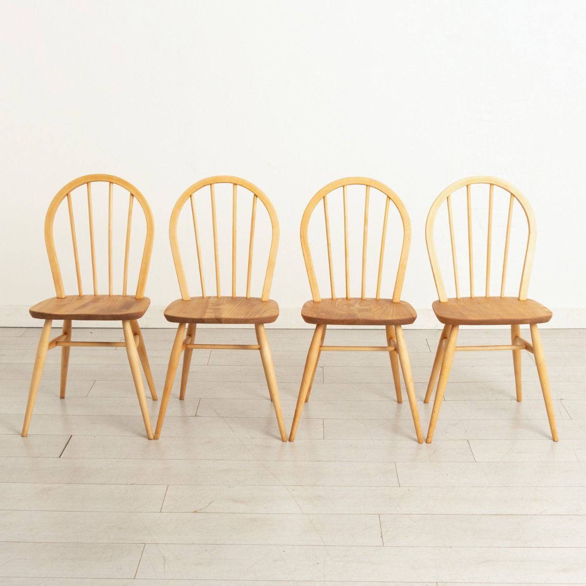 Set of 4 Model 400 Windsor Hoop-Backed Chairs in Elm & Beech by Ercol c.1965